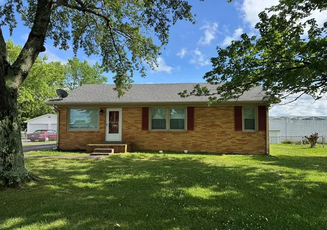 Homes for sale in Hopkinsville, KY | 2913 Seminole Dr, Hopkinsville, KY 42240 | MLS# 26014236