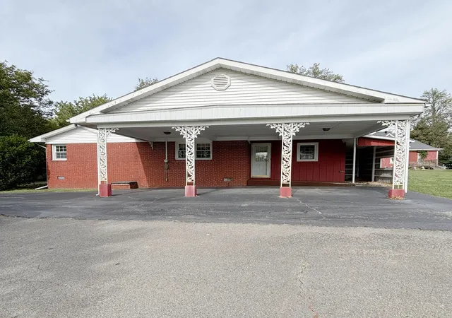 Homes for sale in Marion, KY | 414 S Moore St, Marion, KY 42064 | MLS# 26014257