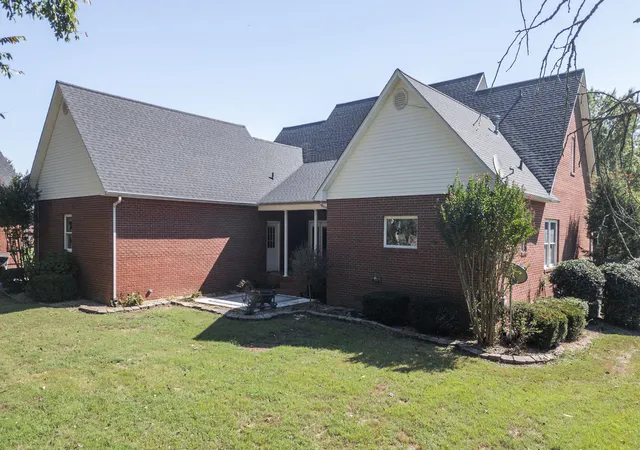 Homes for sale in Murray, KY | 140 Stoney Creek Ln, Murray, KY 42071 | MLS# 26018149