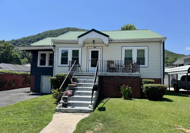 Homes for sale in Pineville, KY | 522 W Virginia, Pineville, KY 40977 | MLS# 26014101