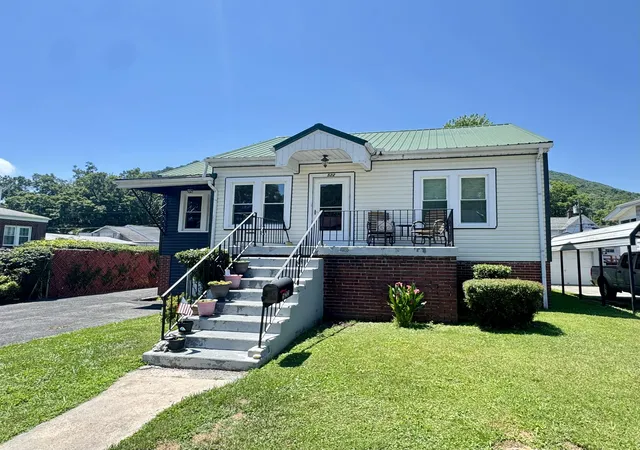 Homes for sale in Pineville, KY | 522 W Virginia, Pineville, KY 40977 | MLS# 26014101