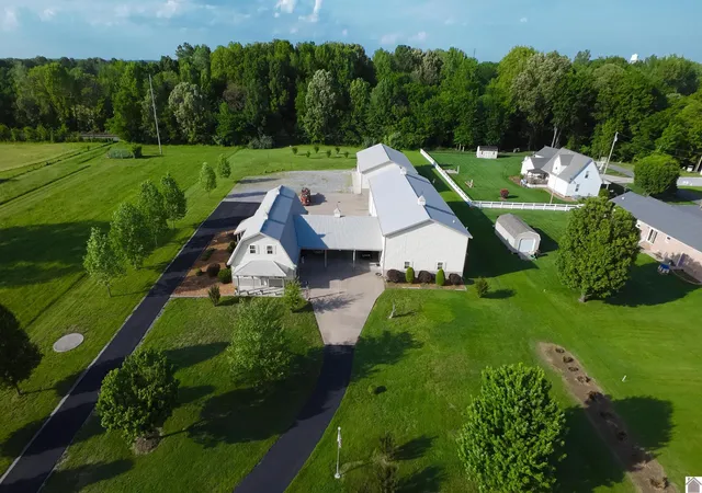 Photo 3 of Single family home for sale at 1040 Lone Valley Rd, Calvert City, KY 42029 | MLS# 26017165 | Listing updated on 2026-07-09