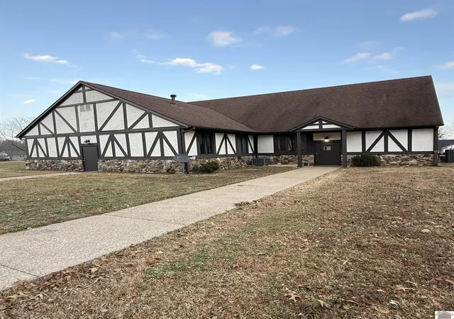 Photo 2 of Single family home for sale at 1326 Wilson Dr, Mayfield, KY 42066 | MLS# 26017254 | Listing updated on 2026-07-10