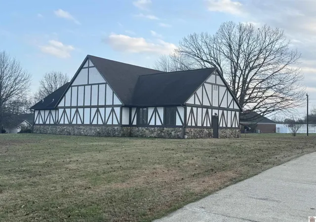 Photo 2 of Single family home for sale at 1326 Wilson Dr, Mayfield, KY 42066 | MLS# 26017254 | Listing updated on 2026-07-10
