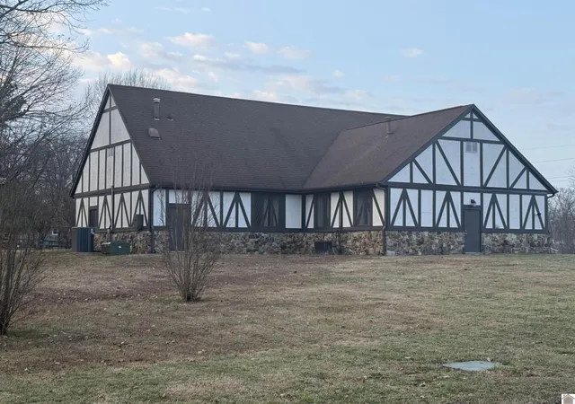 Photo 4 of Single family home for sale at 1326 Wilson Dr, Mayfield, KY 42066 | MLS# 26017254 | Listing updated on 2026-07-10