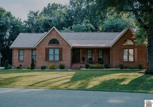 2nd image of 220 Valiant Dr, Paducah, KY 42001 | MLS# 26014110
