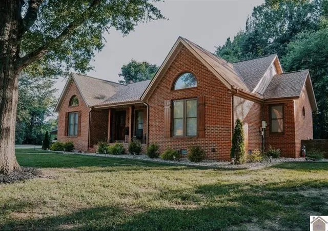 4th image of 220 Valiant Dr, Paducah, KY 42001 | MLS# 26014110