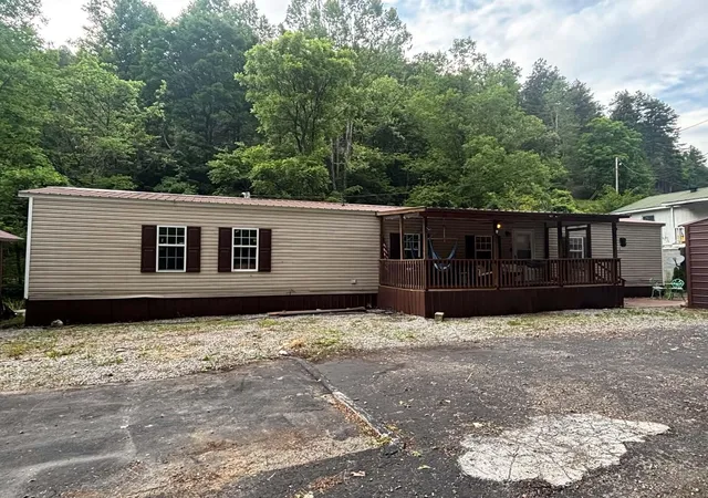 1st image of 4801 Kentucky 550, Hindman, KY 41822 | MLS# 26014567