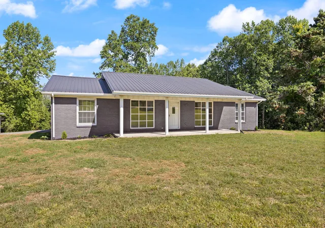 Homes for sale in Russell Springs, KY | 288 Jones Dr, Russell Springs, KY 42642 | MLS# 26014148