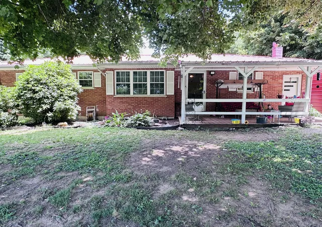 Photo 2 of Single family home for sale at 6330 US Hwy 27 S, Stanford, KY 40484 | MLS# 26014272 | Listing updated on 2026-06-22