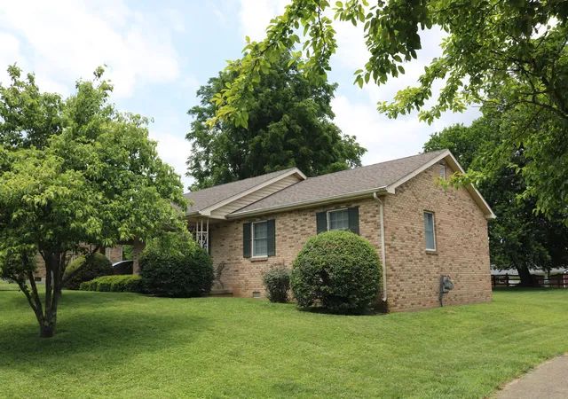 Homes for sale in Paris, KY | 106 Clinton Dr, Paris, KY 40361 | MLS# 26014153