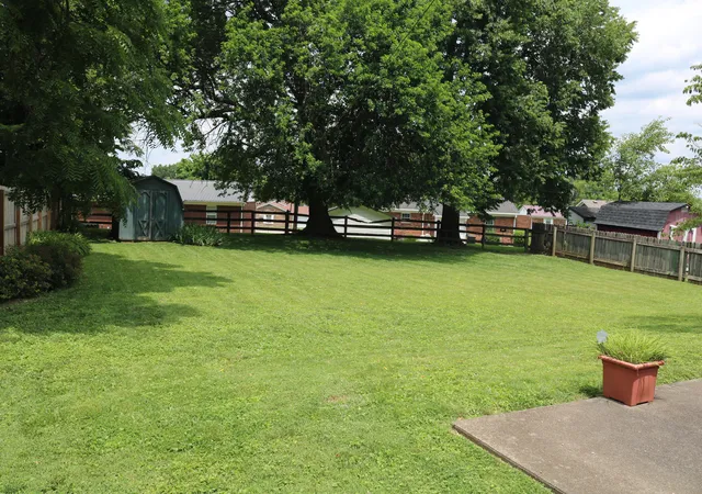 Homes for sale in Paris, KY | 106 Clinton Dr, Paris, KY 40361 | MLS# 26014153
