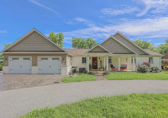 Homes for sale in Paducah, KY | 1255 Stiles Landing, Paducah, KY 42003 | MLS# 26017278