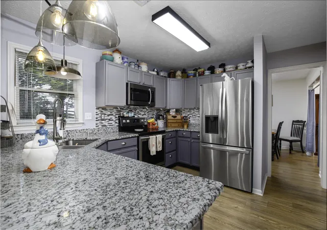 Photo 2 of Sale Pending at 407 Sweetbay Ct, Versailles, KY 40383 | MLS# 26014194 | Listing updated on 2026-09-09
