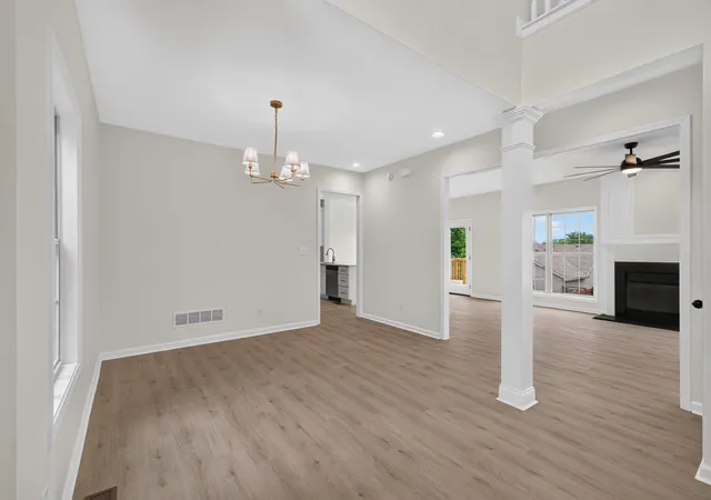 Photo 3 of Single family home for sale at 925 Winding Oak Trl, Lexington, KY 40511 | MLS# 26014267 | Listing updated on 2026-08-30