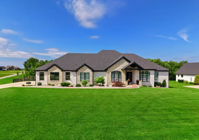 Homes for sale in Wilmore, KY | 207 Grandview Trl, Wilmore, KY 40390 | MLS# 26014297