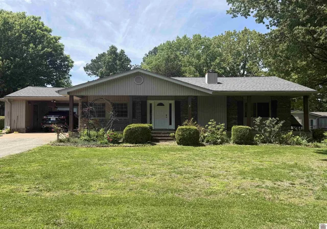 Homes for sale in Benton, KY | 1366 Scottsdale Dr, Benton, KY 42025 | MLS# 26017250