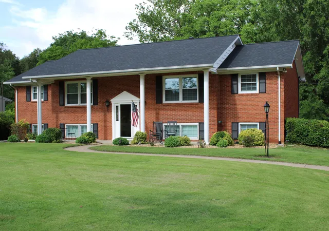 1st image of 204 Pepper Ln, Paducah, KY 42001 | MLS# 26016076