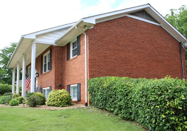 3rd image of 204 Pepper Ln, Paducah, KY 42001 | MLS# 26016076