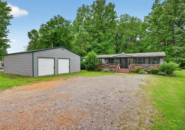 Photo 1 of Single family home for sale at 1911 Husband Rd, Paducah, KY 42003 | MLS# 26014244 | Listing updated on 2026-06-18