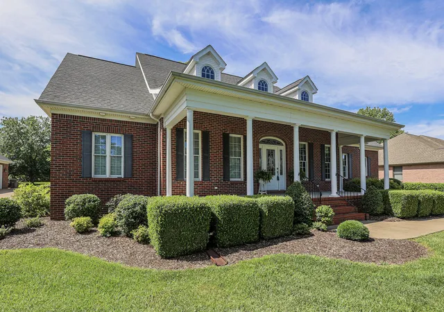 Homes for sale in Paducah, KY | 205 Willow Lake Dr, Paducah, KY 42003 | MLS# 26017286