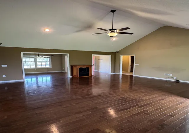 Photo 3 of Single family home for sale at 147 Daven Dr, Hopkinsville, KY 42240 | MLS# 26014240 | Listing updated on 2026-06-18