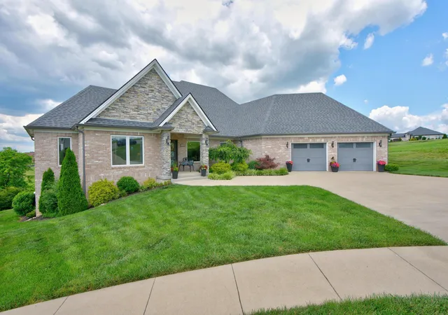 Photo 2 of Single family home for sale at 964 Shenandoah Dr, Richmond, KY 40475 | MLS# 26014253 | Listing updated on 2026-09-22