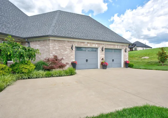 Photo 3 of Single family home for sale at 964 Shenandoah Dr, Richmond, KY 40475 | MLS# 26014253 | Listing updated on 2026-09-22