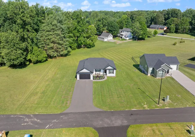 Homes for sale in Russell Springs, KY | 98 Deerview Ln, Russell Springs, KY 42642 | MLS# 26014364