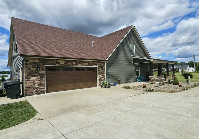 Homes for sale in Morehead, KY | 1275 Rice Rd, Morehead, KY 40351 | MLS# 26014419