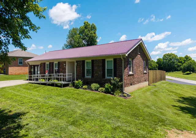Photo 3 of Single family home for sale at 401 Haddix St, Harrodsburg, KY 40330 | MLS# 26015065 | Listing updated on 2026-09-01