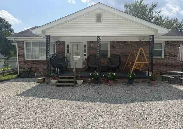 Photo 1 of Single family home for sale at 1241 Flt Gap Rd, Berea, KY 40403 | MLS# 26014274 | Listing updated on 2026-09-16