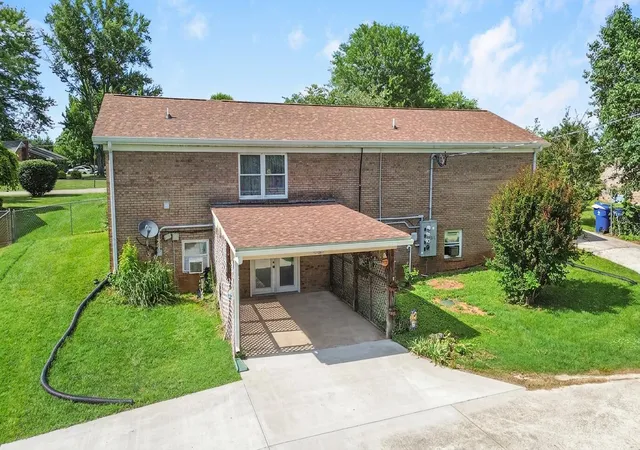 Listing Photo 4 - Condo for sale in building located at 208 Auburn Ave, Somerset, KY 42501