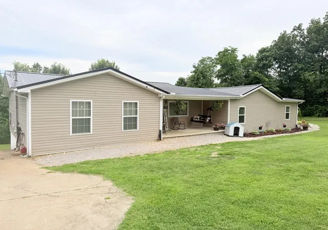 Homes for sale in Mt Vernon, KY | 285 Paul St, Mt Vernon, KY 40456 | MLS# 26014312