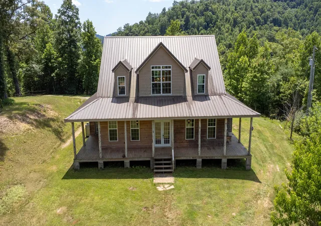 Homes for sale in Flat Lick, KY | 212 Mills Creek Rd, Flat Lick, KY 40935 | MLS# 26014286