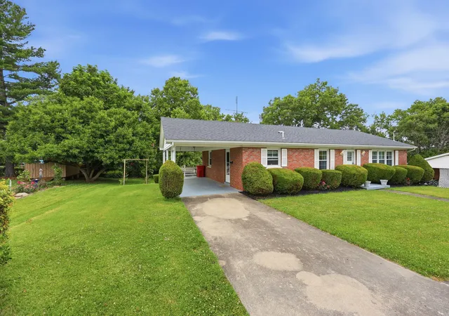 Homes for sale in Cynthiana, KY | 102 Oxley Ave, Cynthiana, KY 41031 | MLS# 26014288