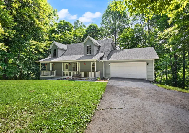 Homes for sale in Russell Springs, KY | 529 Cliffside Dr, Russell Springs, KY 42642 | MLS# 26015635