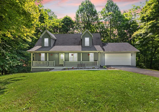 Homes for sale in Russell Springs, KY | 529 Cliffside Dr, Russell Springs, KY 42642 | MLS# 26015635