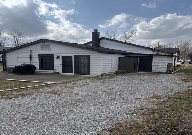 Photo 3 of Single family home for sale at 714 N 25th Street, Paducah, KY 42001 | MLS# 26014496 | Listing updated on 2026-06-22