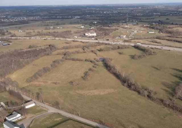 2nd image of 4 Danville Loop 1 Rd, Nicholasville, KY 40356 | MLS# 26014313