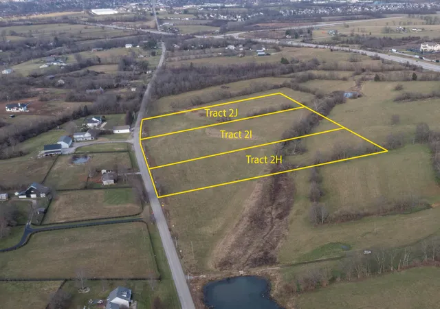 3rd image of 4 Danville Loop 1 Rd, Nicholasville, KY 40356 | MLS# 26014313