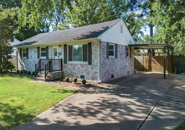 1st image of 143 Iroquois Dr, Paducah, KY 42001 | MLS# 26015286
