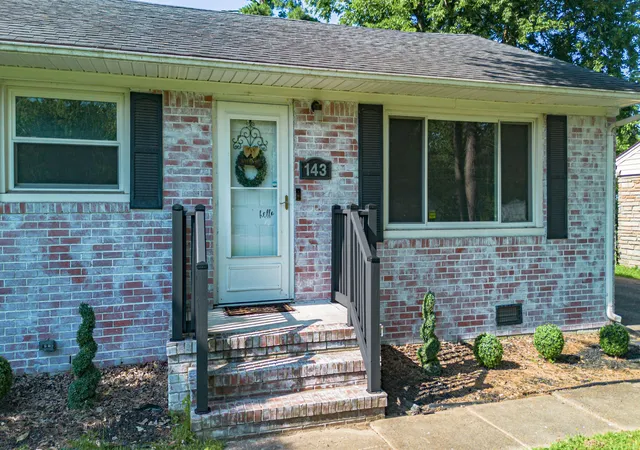 3rd image of 143 Iroquois Dr, Paducah, KY 42001 | MLS# 26015286