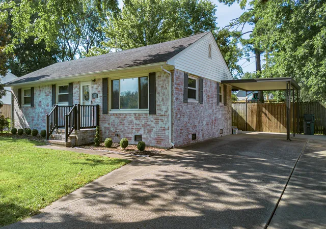 4th image of 143 Iroquois Dr, Paducah, KY 42001 | MLS# 26015286