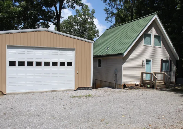Homes for sale in Eddyville, KY | 611 Hillside Trail, Eddyville, KY 42038 | MLS# 26015628
