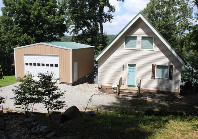 Homes for sale in Eddyville, KY | 611 Hillside Trail, Eddyville, KY 42038 | MLS# 26015628