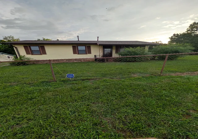 Homes for sale in Gracey, KY | 305 Gracey Sinking Fork Rd, Gracey, KY 42232 | MLS# 26014570