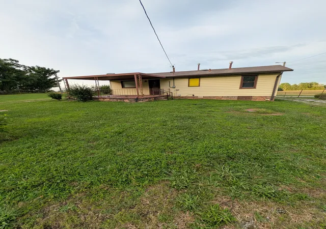 Homes for sale in Gracey, KY | 305 Gracey Sinking Fork Rd, Gracey, KY 42232 | MLS# 26014570