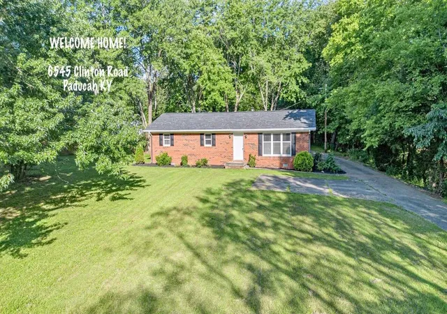Homes for sale in Paducah, KY | 6545 Clinton Rd, Paducah, KY 42001 | MLS# 26017276