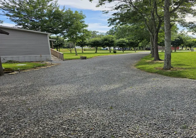 Homes for sale in Russell Springs, KY | 323 Mcqueary Rd, Russell Springs, KY 42642 | MLS# 26014363